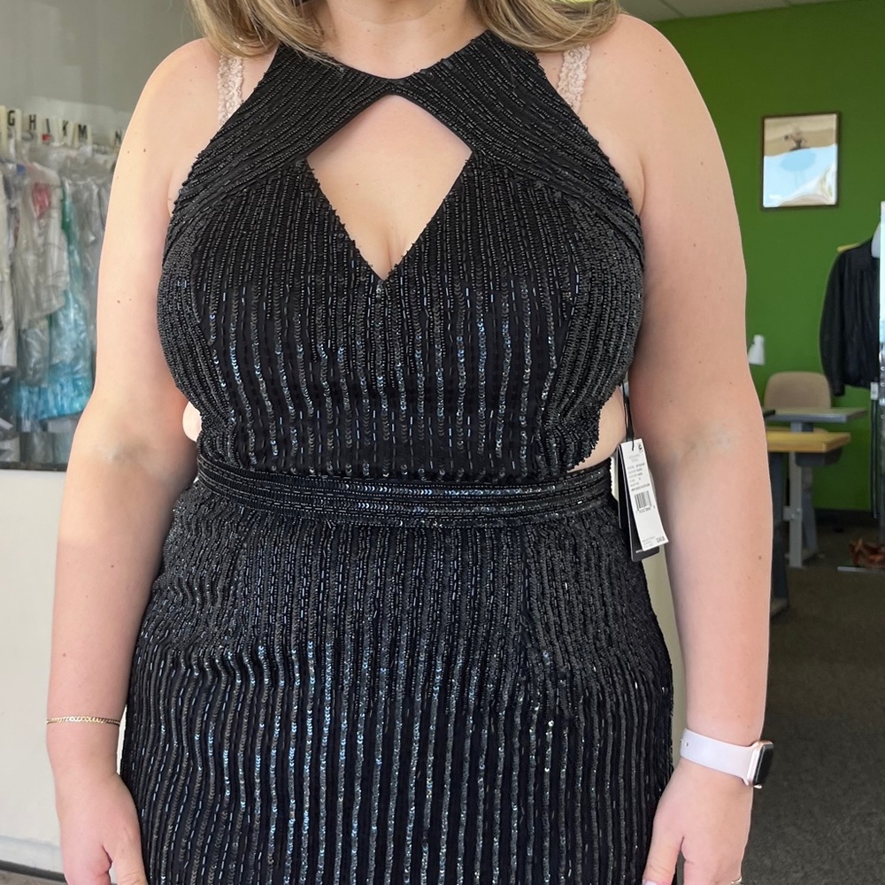 NWT Adrianna Papell Beaded Black Gown Size 16 - Picture 7 of 7